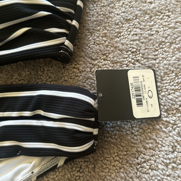 Victoria’s Secret black and white bikini set strapless padded size small 34C - Picture 4 of 4